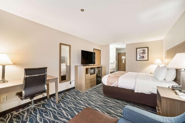 Quality Inn Effingham image 14