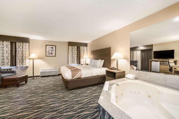 Quality Inn Effingham image 17