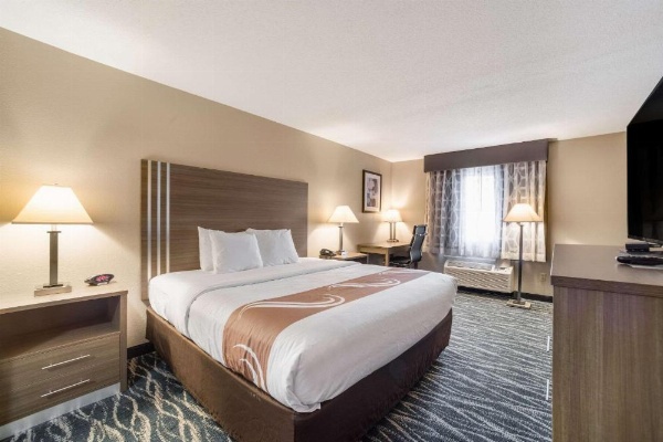 Quality Inn Effingham image 23