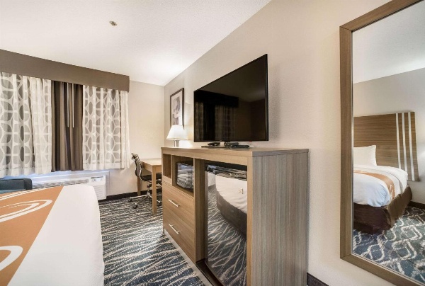 Quality Inn Effingham image 7
